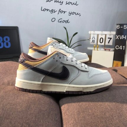 Nike SB Dunk Low Pro